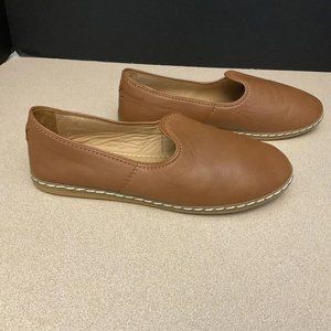 Womens Charix Artisan Camel Colored Leather Flats Loafers. Euro Size 38 US 7.5
